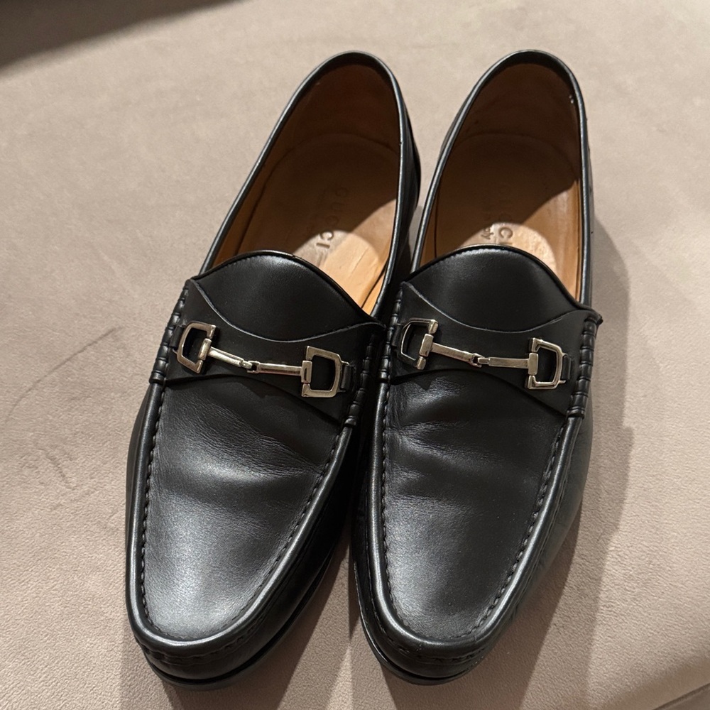 Gucci Black Leather Slip-On Loafers with Silver Buckle - Picture 2 of 4